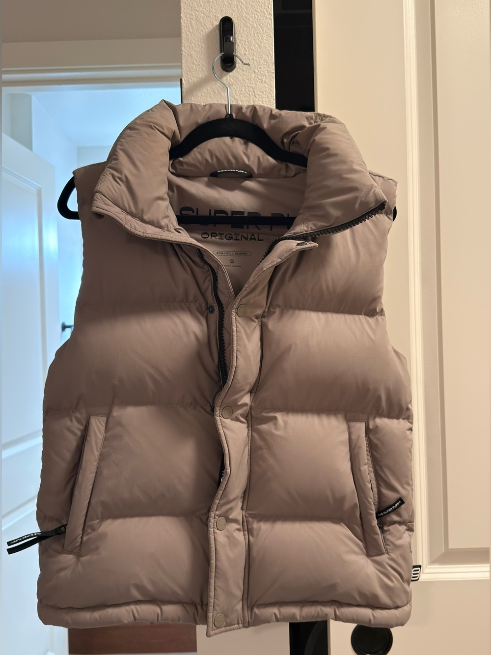 Aritzia Super Puff Vest - Picture 6 of 15